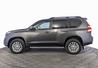 Подержанный автомобиль Toyota Land Cruiser Prado 2014 года (8 фото)