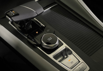 Подержанный автомобиль Changan CS75PLUS 2024 года (17 фото)