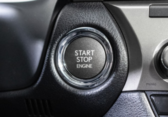 Подержанный автомобиль Lexus ES 2016 года (21 фото)