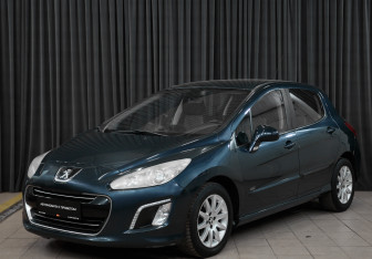Подержанный автомобиль Peugeot 308 Hatchback 2011 года (1 фото)