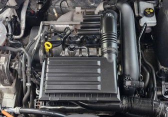 Подержанный автомобиль SEAT Leon Hatchback 2013 года (9 фото)