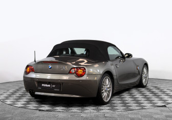 Подержанный автомобиль BMW Z4 Roadster 2004 года (11 фото)