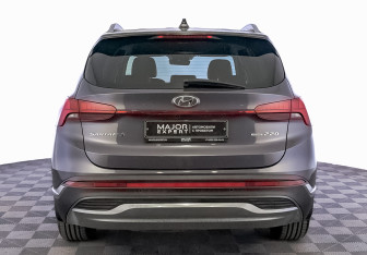 Подержанный автомобиль Hyundai Santa Fe 2021 года (6 фото)