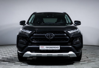 Подержанный автомобиль Toyota RAV4 2024 года (2 фото)