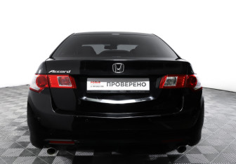 Подержанный автомобиль Honda Accord Sedan 2010 года (6 фото)