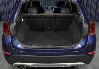 Подержанный автомобиль BMW X1 2013 года (10 фото)