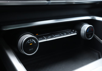 Подержанный автомобиль Geely Coolray 2020 года (16 фото)