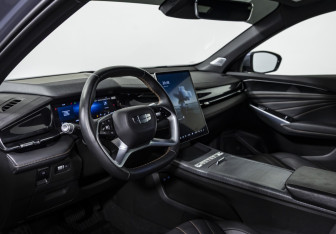 Подержанный автомобиль Geely Preface 2024 года (10 фото)