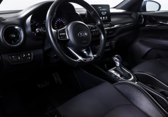 Подержанный автомобиль Kia Cerato Sedan 2021 года (14 фото)