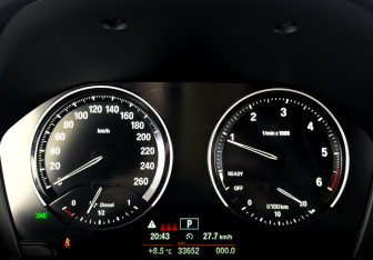 Подержанный автомобиль BMW X1 2022 года (13 фото)