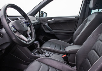 Подержанный автомобиль Volkswagen Tiguan 2021 года (10 фото)