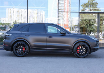 Подержанный автомобиль Porsche Cayenne 2020 года (4 фото)