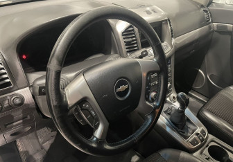 Подержанный автомобиль Chevrolet Captiva 2012 года (14 фото)