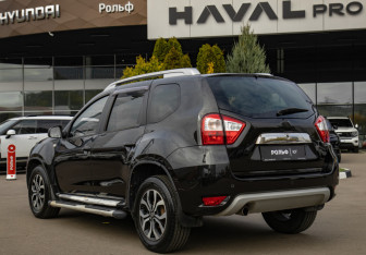 Подержанный автомобиль Nissan Terrano 2014 года (5 фото)