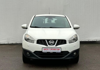 Подержанный автомобиль Nissan Qashqai 2011 года (2 фото)
