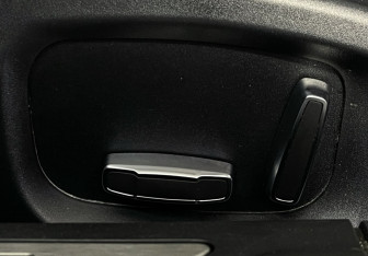 Подержанный автомобиль Jaguar XF Sedan 2019 года (15 фото)