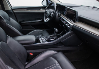 Подержанный автомобиль Kia K5 2021 года (9 фото)