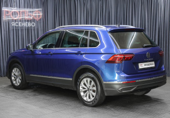 Подержанный автомобиль Volkswagen Tiguan 2022 года (7 фото)