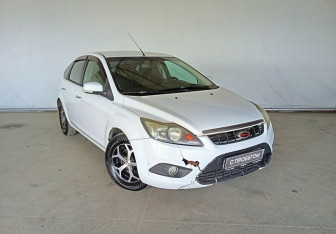 Подержанный автомобиль Ford Focus Hatchback 2010 года (3 фото)
