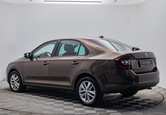 Подержанный автомобиль Skoda Rapid Liftback 2019 года (3 фото)