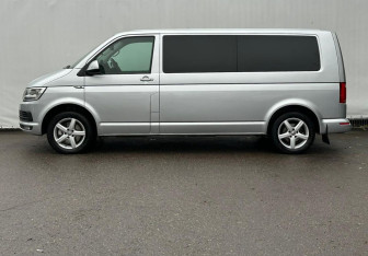 Подержанный автомобиль Volkswagen Multivan 2017 года (8 фото)