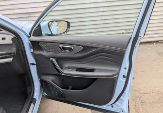 Подержанный автомобиль Exeed LX 2023 года (25 фото)