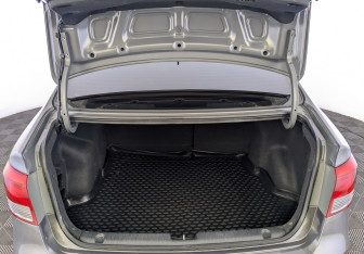 Подержанный автомобиль Kia Rio Sedan 2017 года (9 фото)