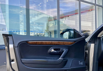 Подержанный автомобиль Volkswagen Passat CC 2012 года (17 фото)