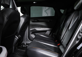 Подержанный автомобиль Changan UNI-V 2023 года (12 фото)