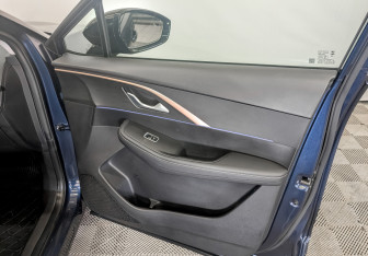 Подержанный автомобиль Omoda C5 2023 года (24 фото)