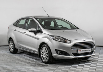 Подержанный автомобиль Ford Fiesta Sedan 2015 года (3 фото)