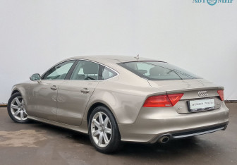 Подержанный автомобиль Audi A7 2011 года (7 фото)