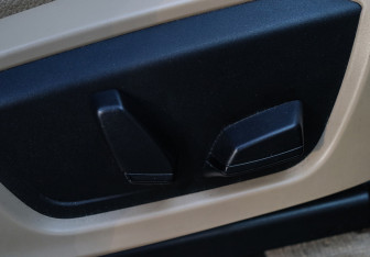 Подержанный автомобиль BMW X3 2015 года (13 фото)