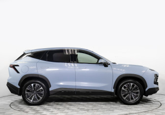 Подержанный автомобиль Jetour X70 2023 года (3 фото)