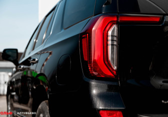Новый GMC Yukon 2025 (8 фото)