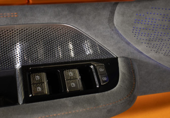 Подержанный автомобиль Zeekr 001 2023 года (33 фото)