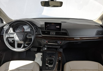 Подержанный автомобиль Audi Q5 2017 года (14 фото)