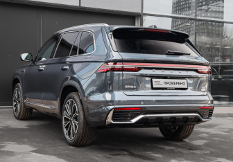 Подержанный автомобиль Geely Monjaro 2025 года (6 фото)