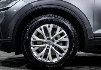 Подержанный автомобиль Volkswagen Touareg 2019 года (15 фото)