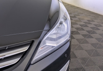 Подержанный автомобиль Hyundai Solaris Sedan 2015 года (12 фото)