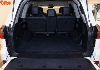 Подержанный автомобиль Lexus LX 2016 года (40 фото)