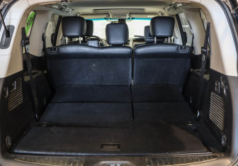 Подержанный автомобиль Infiniti QX80 2014 года (10 фото)