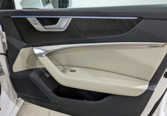 Подержанный автомобиль Audi A6 Sedan 2020 года (23 фото)