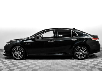 Подержанный автомобиль Toyota Camry Sedan 2022 года (3 фото)