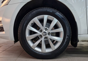 Подержанный автомобиль Skoda Octavia Liftback 2018 года (12 фото)