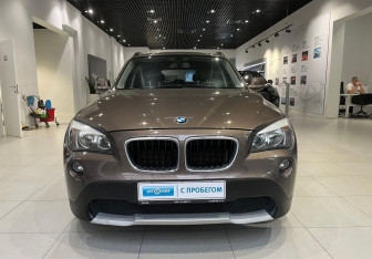 Подержанный автомобиль BMW X1 2011 года (2 фото)