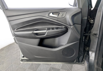 Подержанный автомобиль Ford Kuga 2018 года (19 фото)