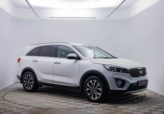 Подержанный автомобиль Kia Sorento 2017 года (3 фото)