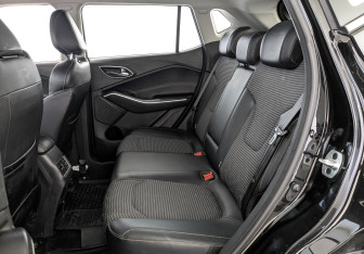 Подержанный автомобиль Москвич 3 2023 года (18 фото)