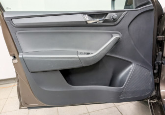 Подержанный автомобиль Skoda Rapid Liftback 2022 года (20 фото)